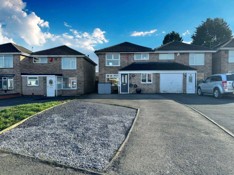 Cumberland Drive, Nuneaton, CV10